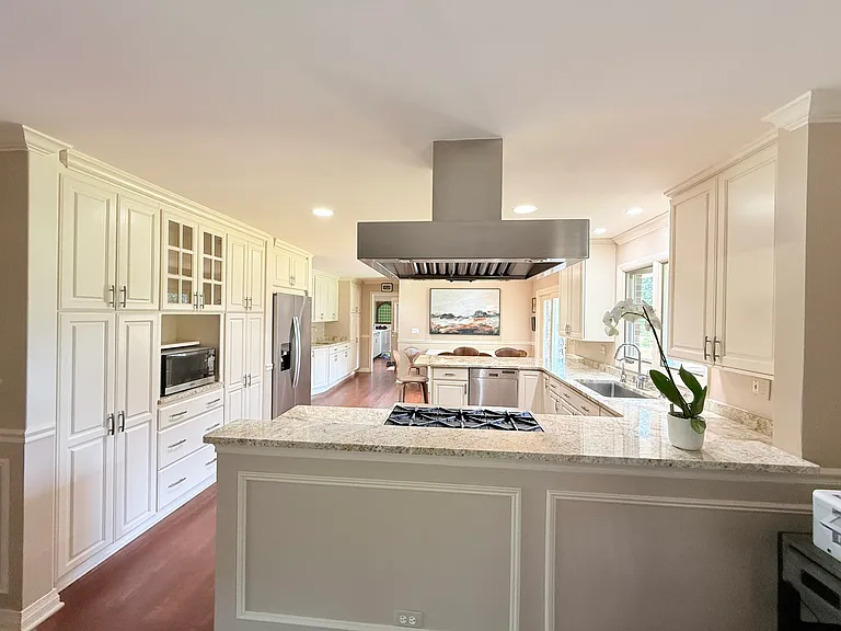1447 Carol Ln — Photo 14