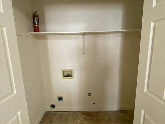 4th image of 2185 Stace St #3