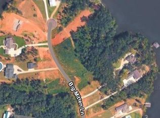 300 Big Mitten Ln #19, Talladega, AL 35160