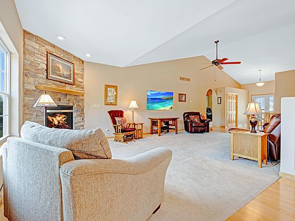 4th image of 502 Thurow Dr