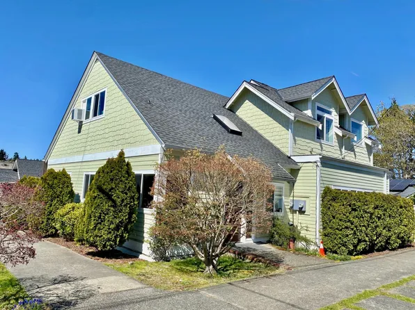 4901 Densmore Ave N, Seattle, WA 98103