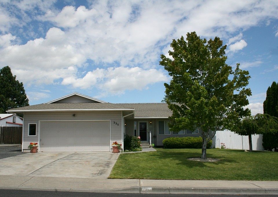 1st image of 335 N Grape Dr