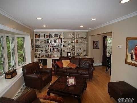 3rd image of 12 Villet Dr