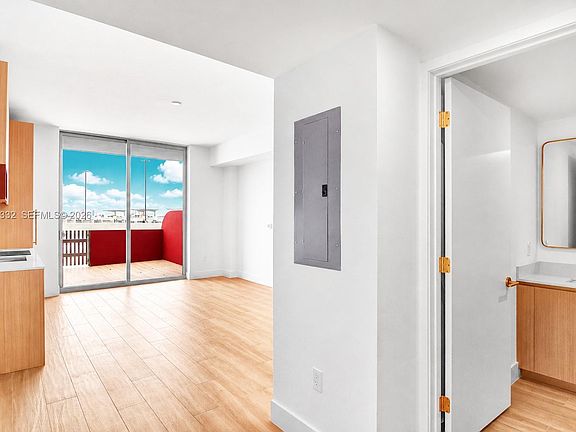 4th image of 90 NE 32nd #522