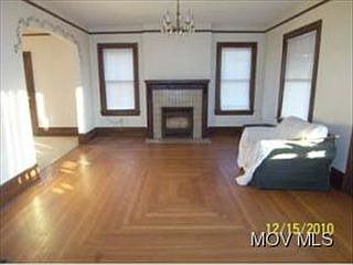 4th image of 1811 20th St