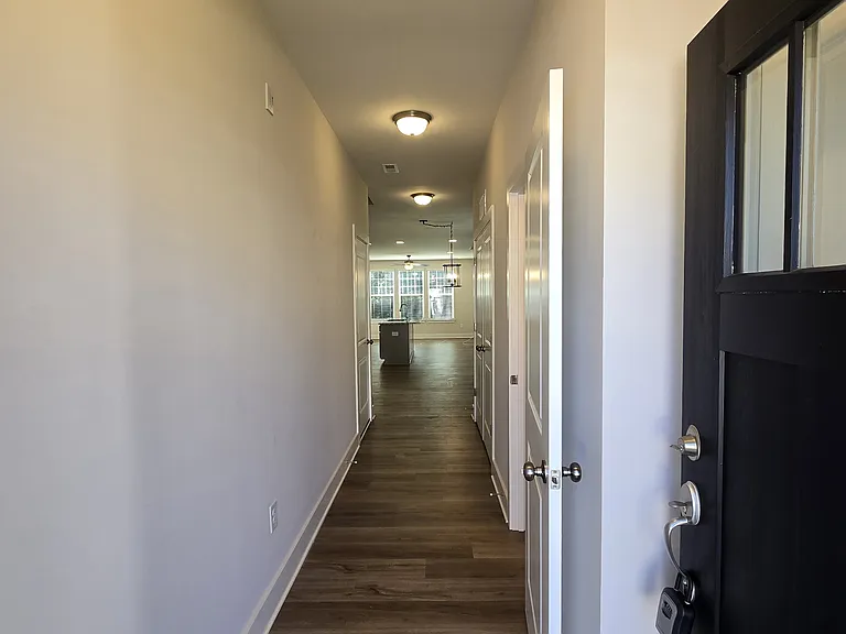 807 Pryor St #1 — Photo 2