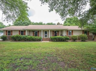 21560 Rochelle Rd, Athens, AL 35614