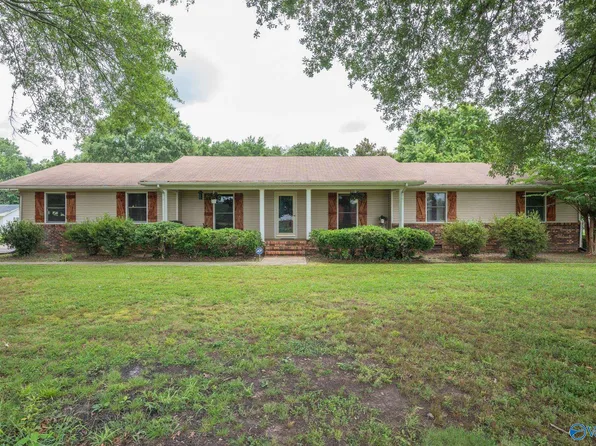 21560 Rochelle Rd, Athens, AL 35614