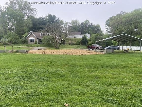 4th image of 102 McCoy Ln