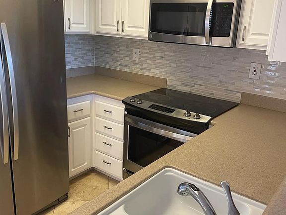 4th image of 2250 Camino De La Reina Unit 311