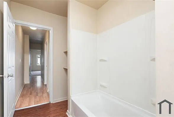 48 S Richardson Ave — Photo 21