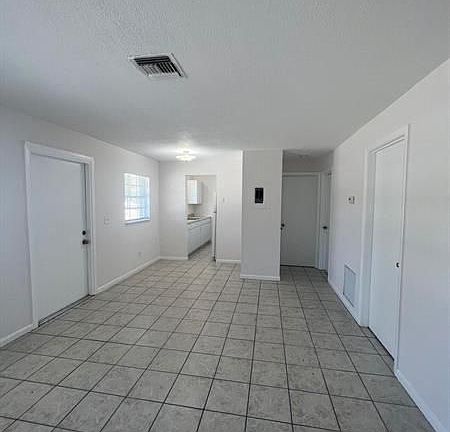 4th image of 570 13th Pl APT 2