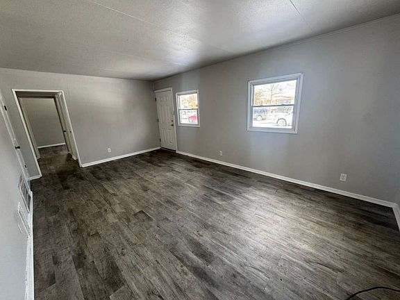 3rd image of 4018 Tyler St