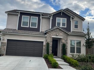 1335 E Via Azzurra Way, Fresno, CA
