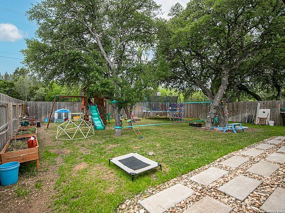 4th image of 15236 Cheshire Way