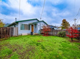 416 Glen Ave, Sutherlin, OR 97479