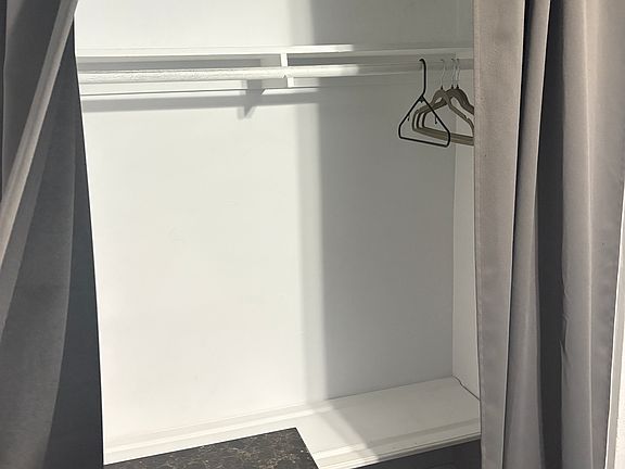5th image of 5065 N Berkeley Ave