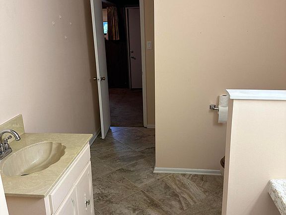 4th image of 2907 Ryder Ave
