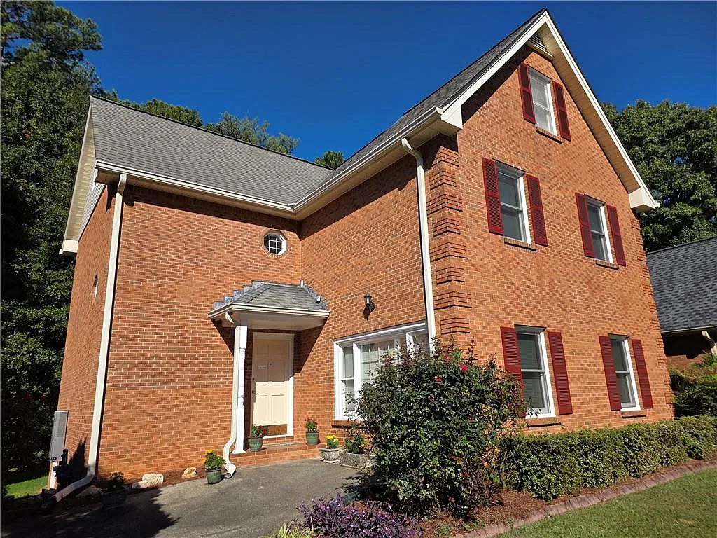 4 bed, 3.5 bath, 1933 sqft, $2,895 — Photo 4