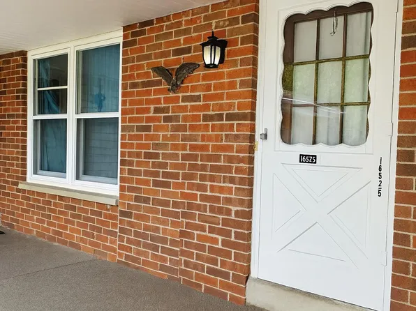 16525 Dane Ct E #16525, Brookfield, WI 53005