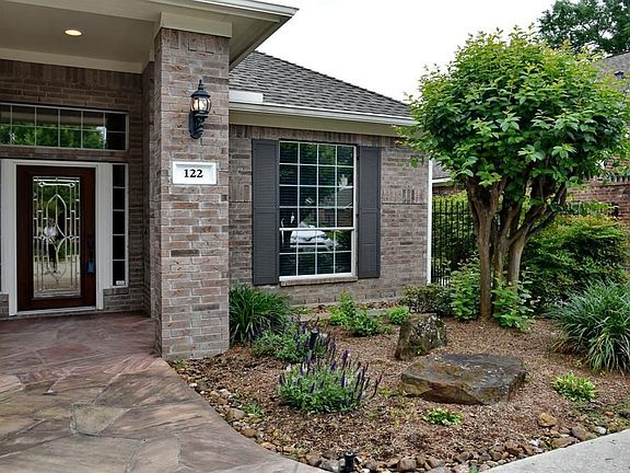 3rd image of 122 N Dylanshire Cir