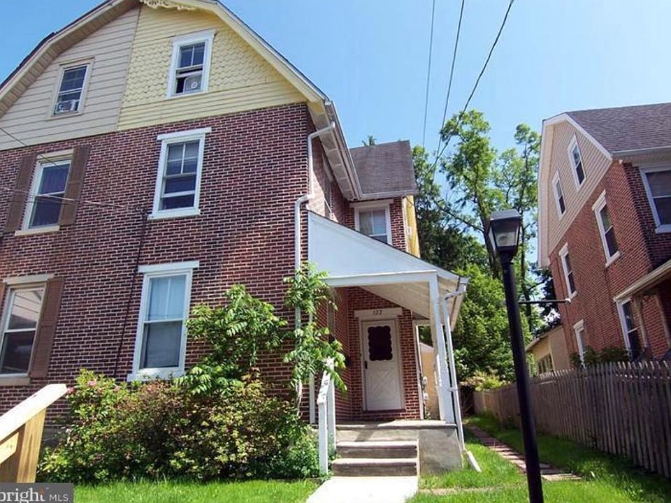 1st image of 122 W King St #C