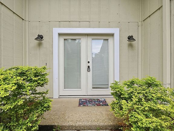 5th image of 644 Caribbean Way