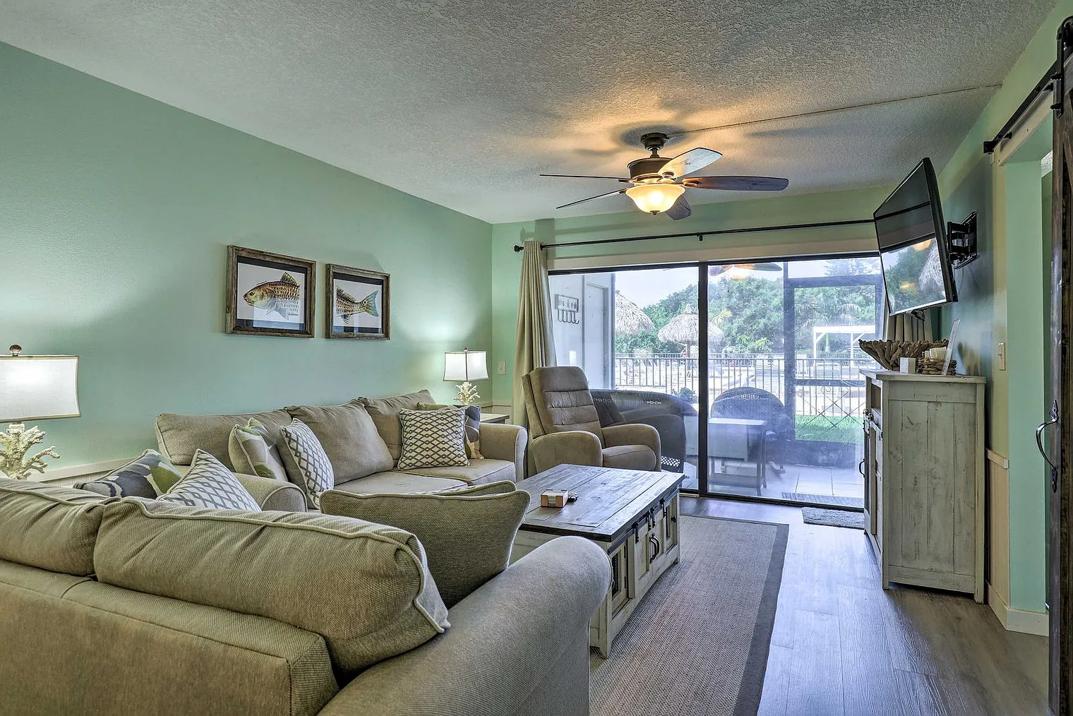 2 bed, 2.0 bath, 882 sqft, $2,645 — Photo 2