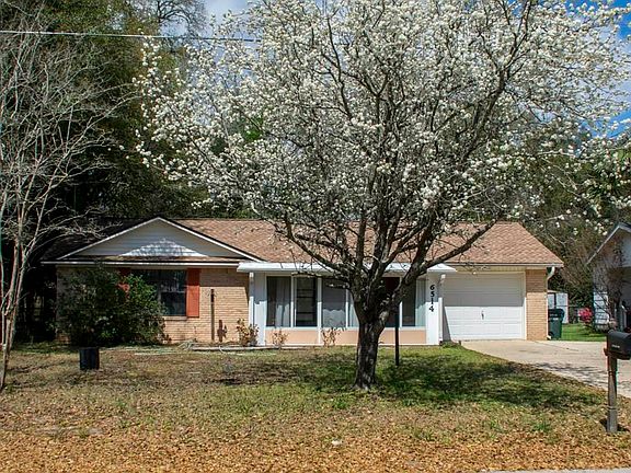 3rd image of 6514 Oakcrest Rd