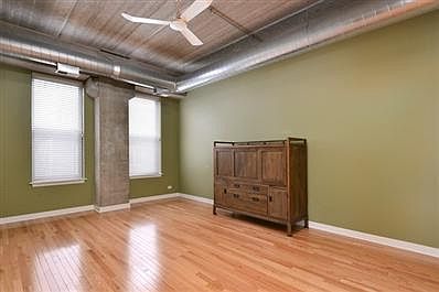 5th image of 1635 W Belmont Ave APT 302