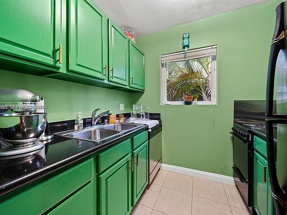 5th image of 750 Jefferson Ave APT 14