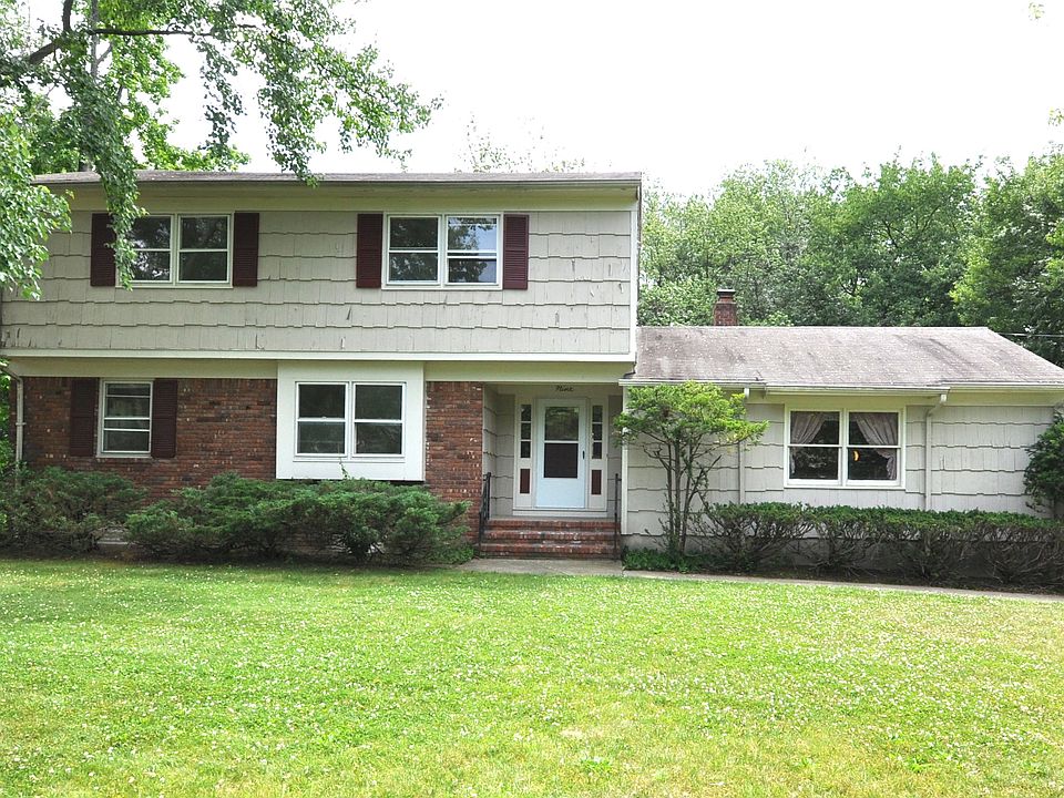 1st image of 9 Knoll Pl