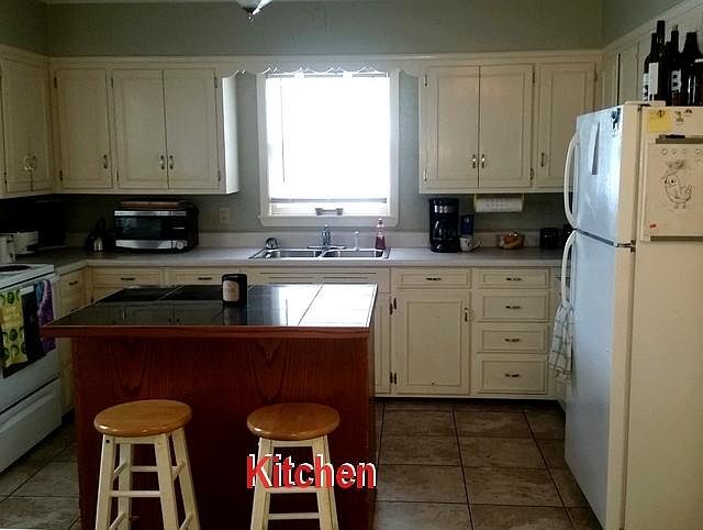 1st image of 221 N 5th St APT 1
