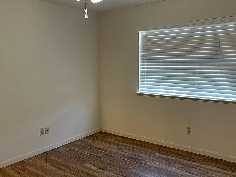 122 Lime Ave — Photo 3