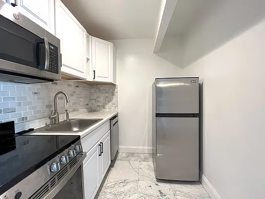 Rented by Akam Sales and Brokerage | media 12