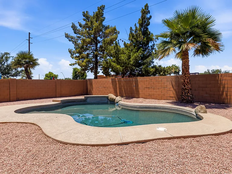 1492 N Saddle St — Photo 35