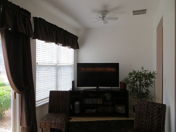 4th image of 2350 Sheehan Dr #2350