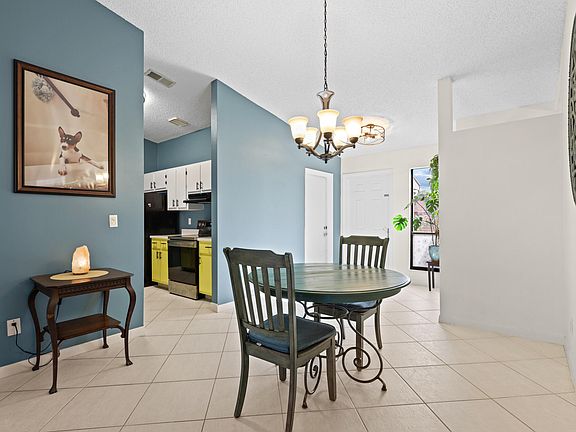 4th image of 14 Walcott Drive