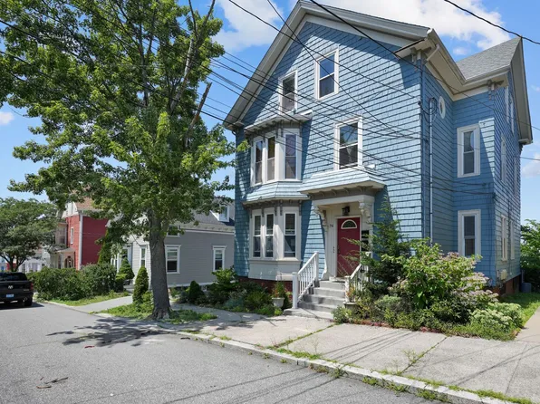 74 Woodbine St #1, Providence, RI 02906
