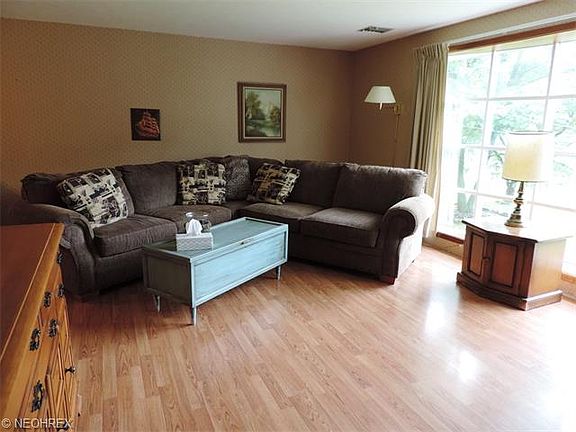 3rd image of 108 Santin Cir