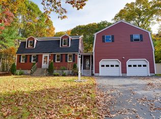 2 Stonehedge Cir, Billerica, MA 01821