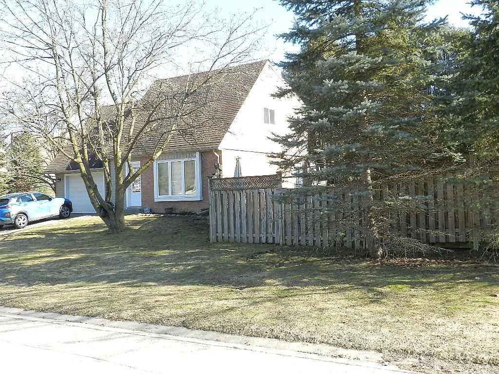 51 Peggs Cres photo 1