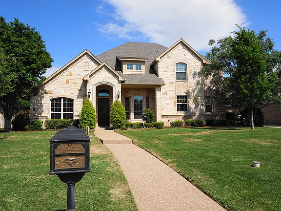 3rd image of 3306 Hunter Oaks Ct.