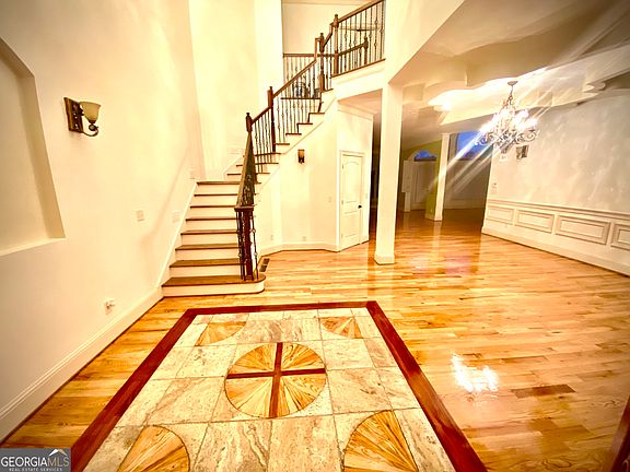 5th image of 3583 Galdway Dr