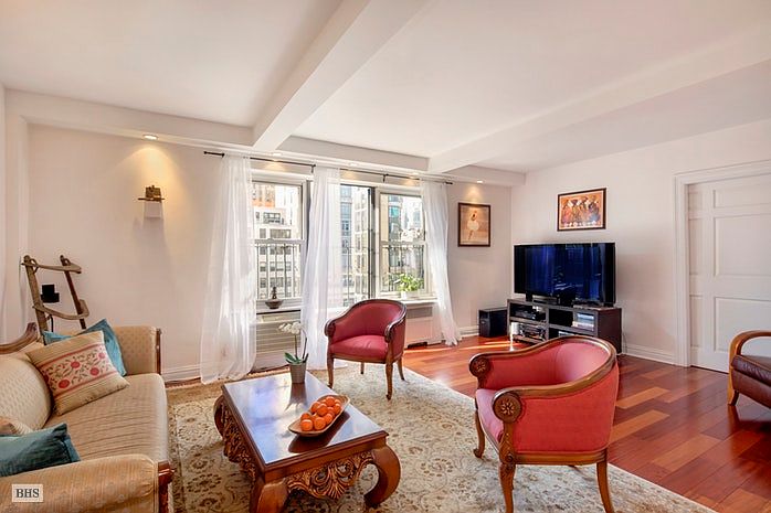 1st image of 400 E 52nd St #11GJ