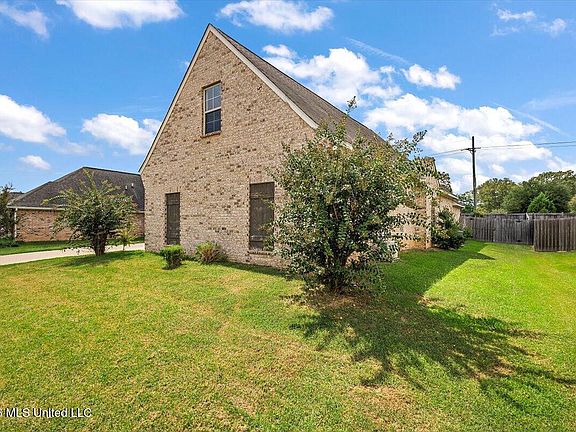 2nd image of 160 Western Ridge Cir