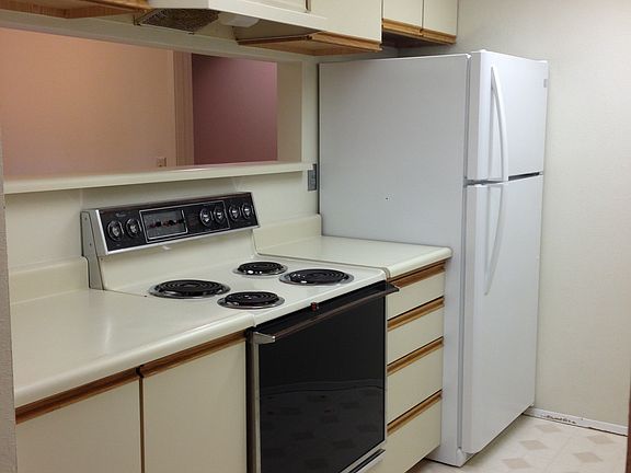 5th image of 710 N 160th St APT B205