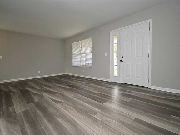 4th image of 1265 Harbor Ct