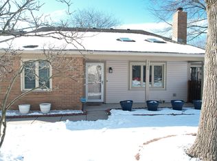 7468 Prairie Lake Dr, Indianapolis, IN 46256
