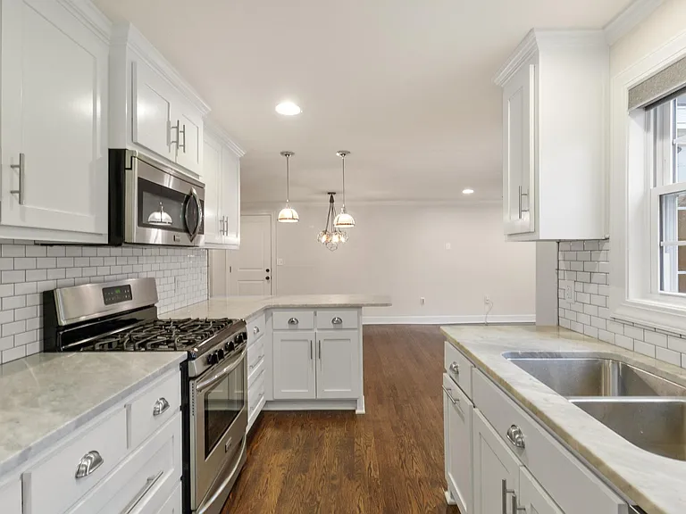 7343 Rosewood St — Photo 18